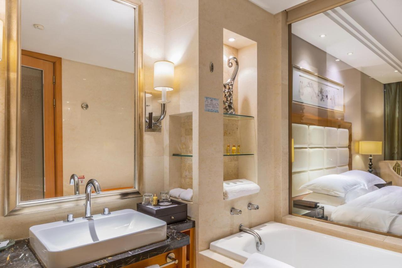 Wyndham Xinyang Downtown Hotel Ngoại thất bức ảnh