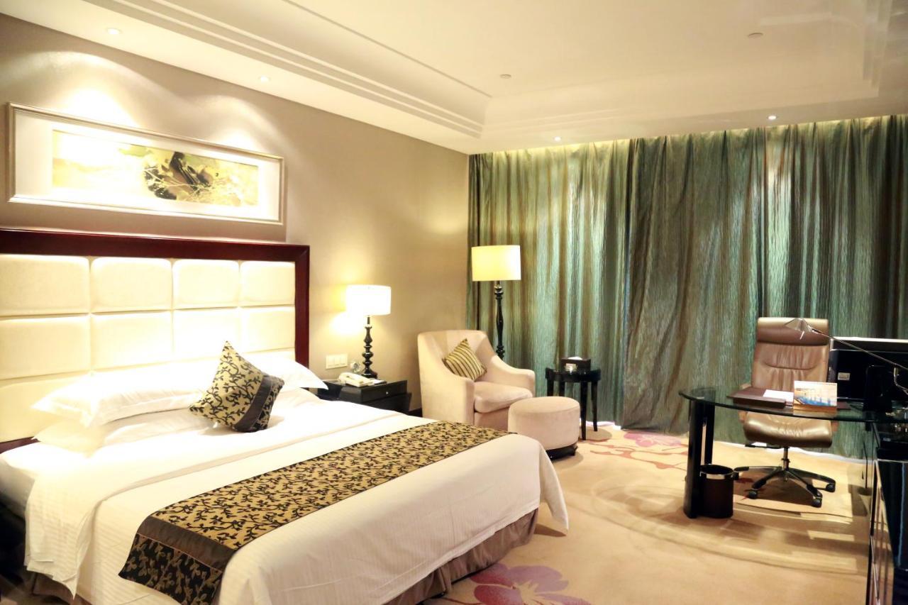 Wyndham Xinyang Downtown Hotel Ngoại thất bức ảnh