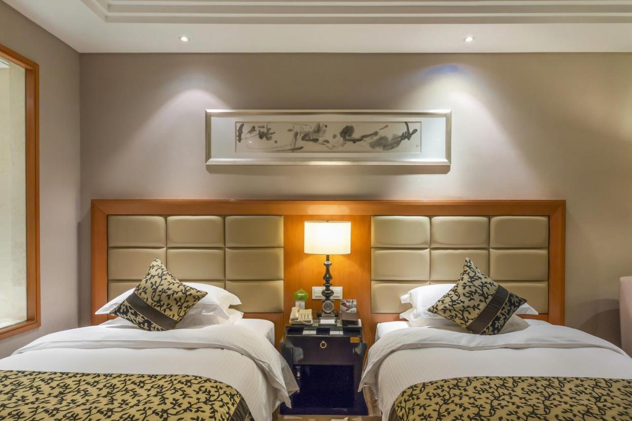 Wyndham Xinyang Downtown Hotel Ngoại thất bức ảnh
