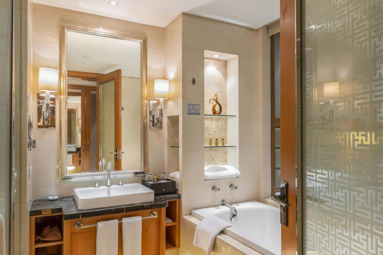 Wyndham Xinyang Downtown Hotel Ngoại thất bức ảnh