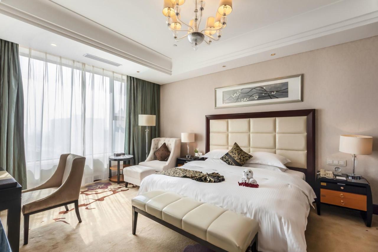 Wyndham Xinyang Downtown Hotel Ngoại thất bức ảnh