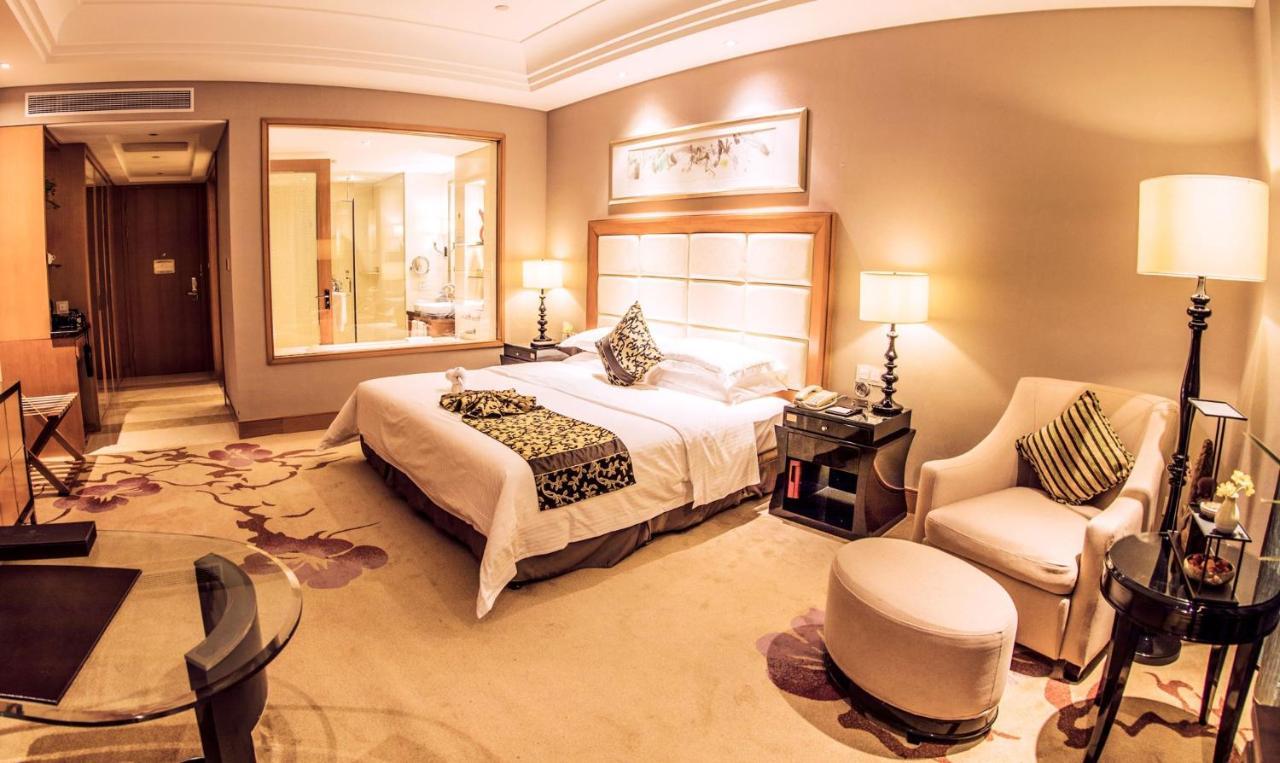 Wyndham Xinyang Downtown Hotel Ngoại thất bức ảnh