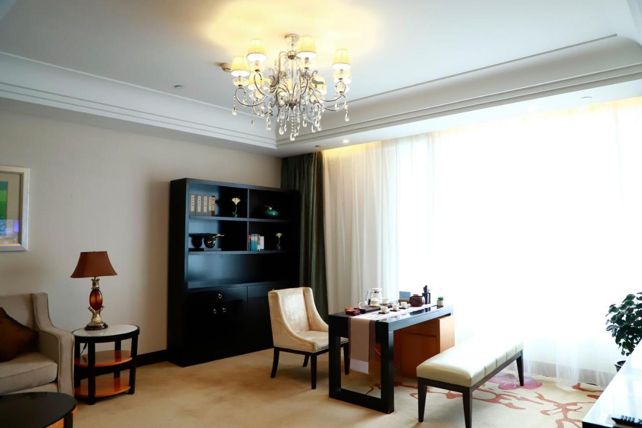 Wyndham Xinyang Downtown Hotel Ngoại thất bức ảnh
